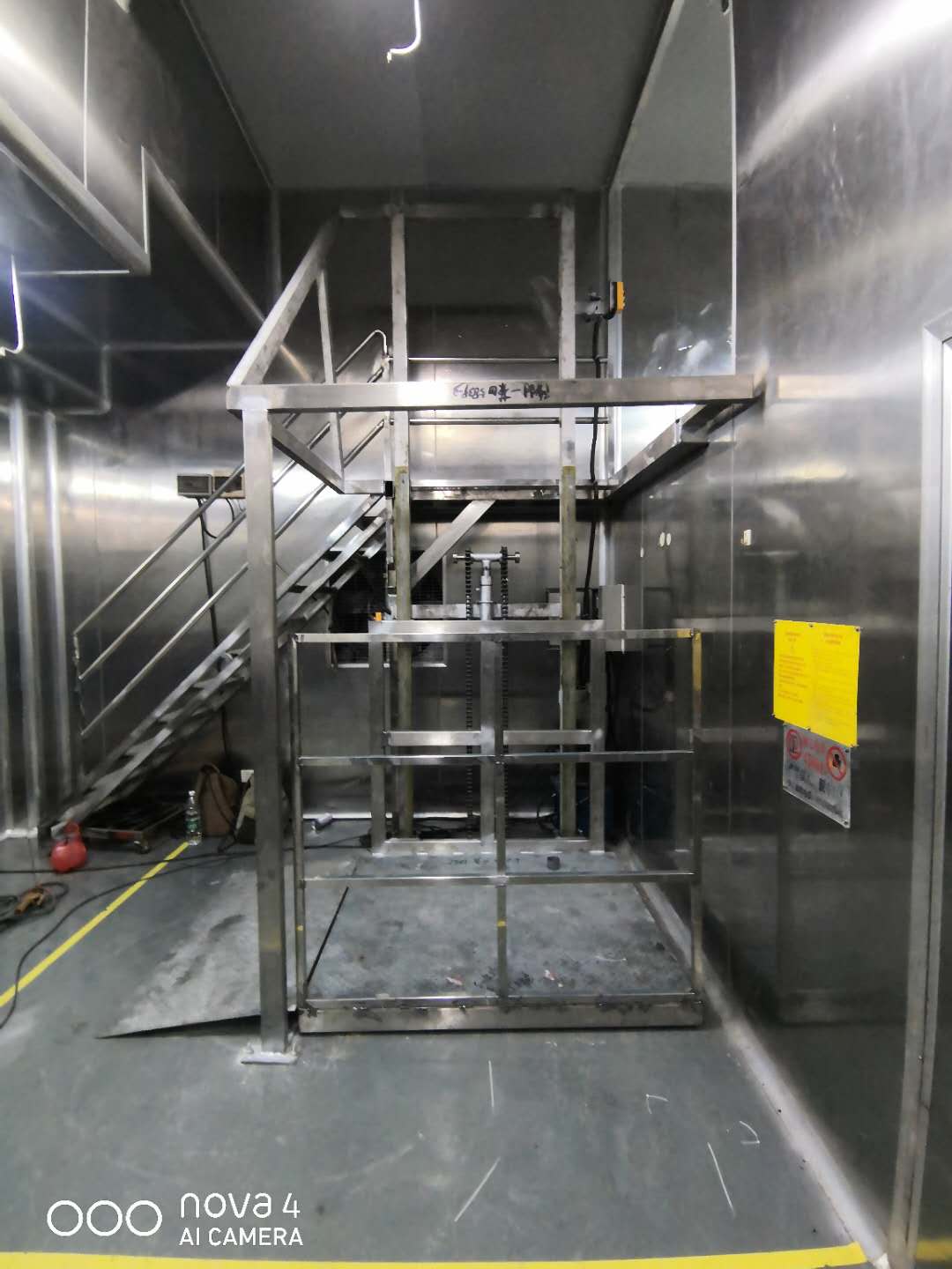 不銹鋼升降平臺(圖4) 不銹鋼升降平臺(圖4)