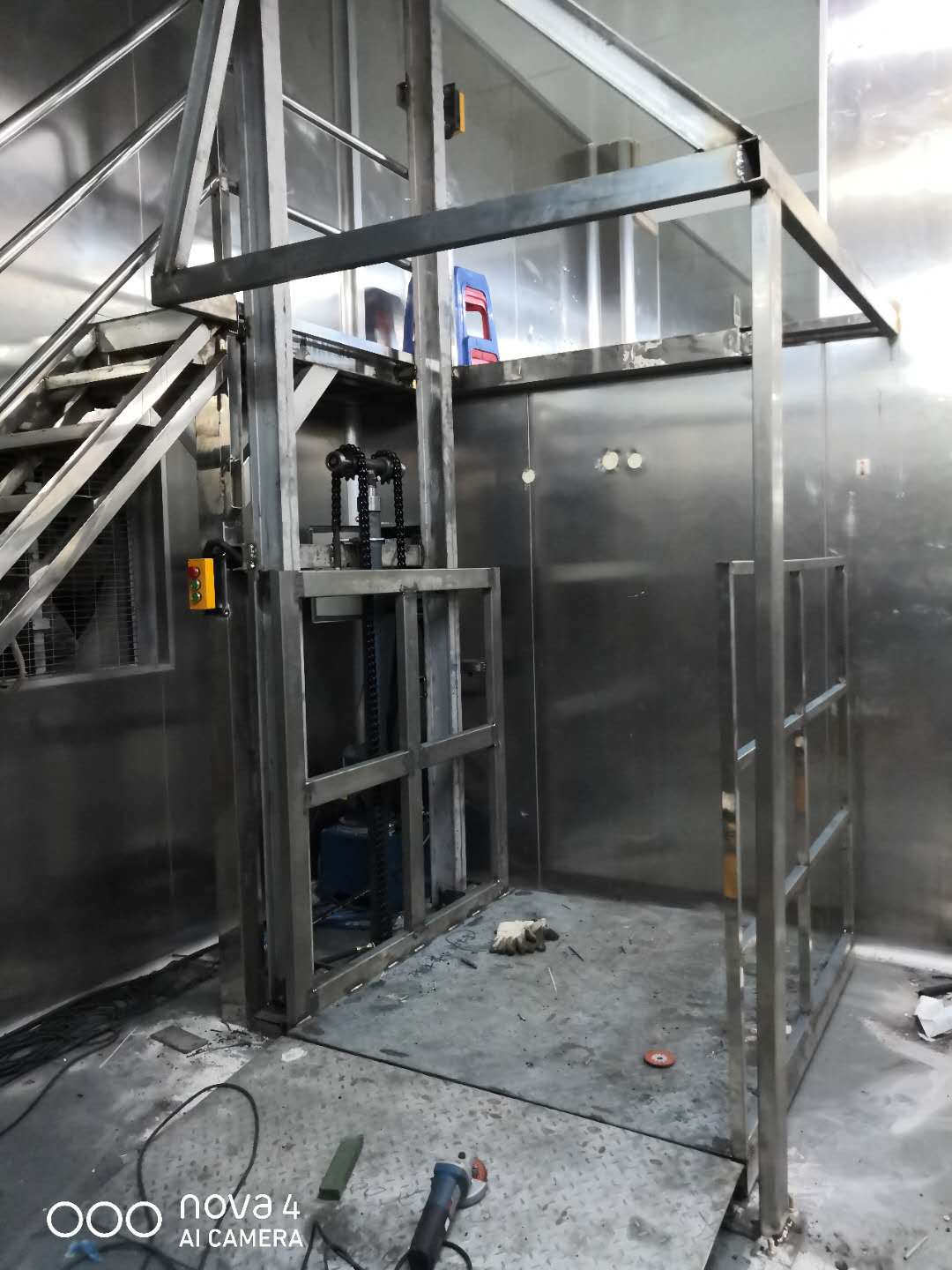 不銹鋼升降平臺(圖6) 不銹鋼升降平臺(圖6)