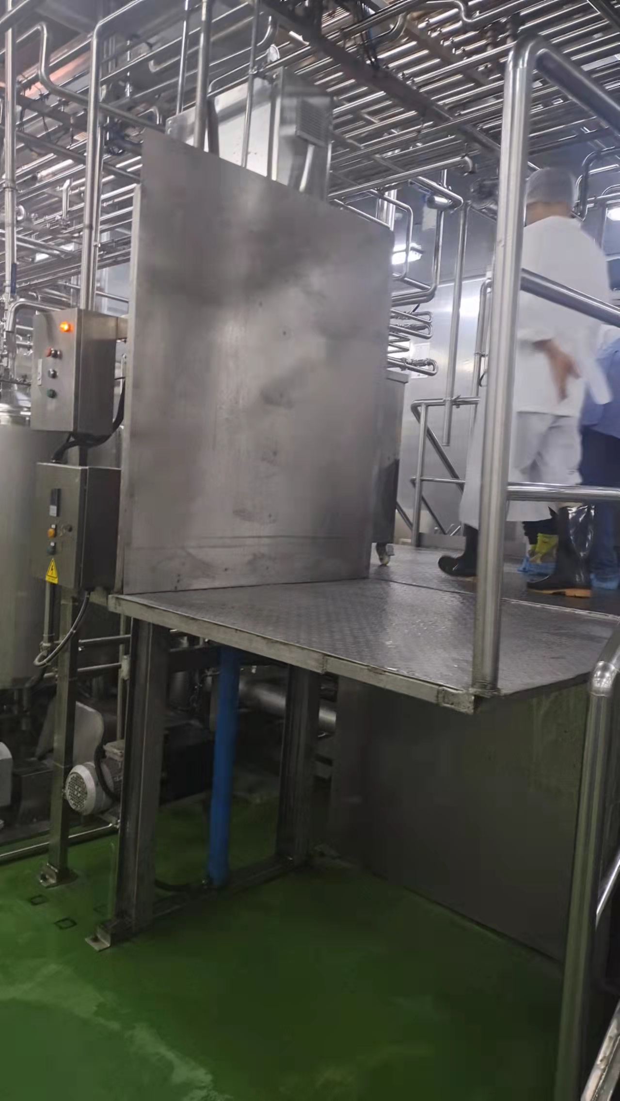 不銹鋼升降平臺(圖3) 不銹鋼升降平臺(圖3)