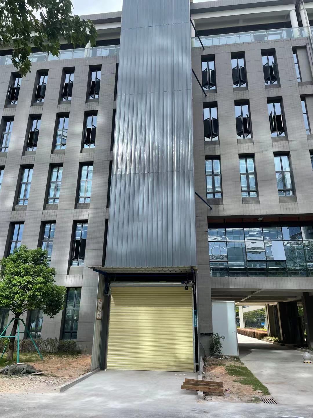 液壓導(dǎo)軌式升降平臺(tái)(圖1) 液壓導(dǎo)軌式升降平臺(tái)(圖1)