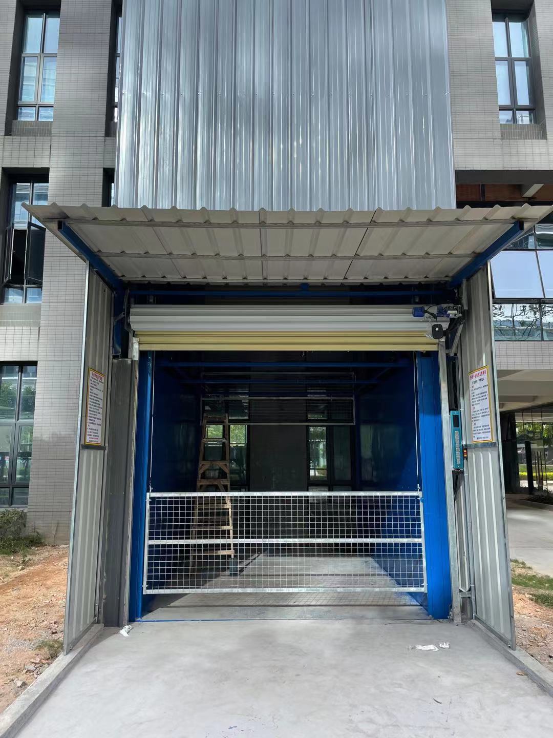 液壓導(dǎo)軌式升降平臺(tái)(圖4) 液壓導(dǎo)軌式升降平臺(tái)(圖4)