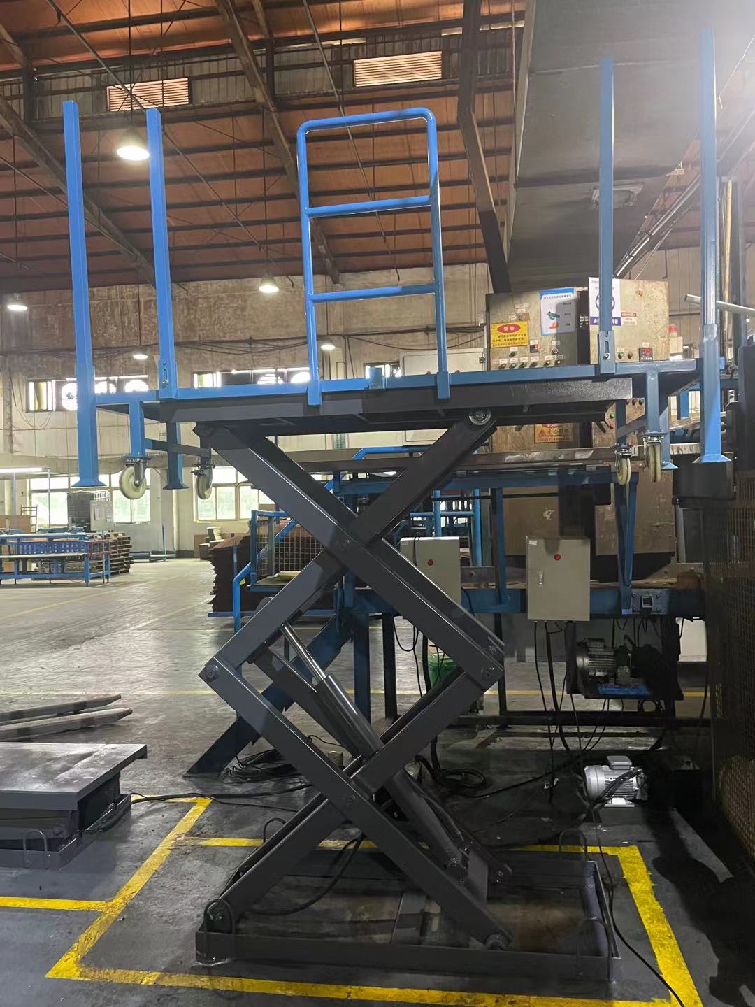 剪叉升降平臺(tái)案例(圖5) 剪叉升降平臺(tái)案例(圖5)