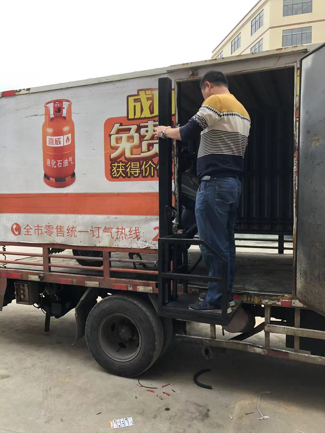 車(chē)載氣瓶升降平臺(tái)(圖10)