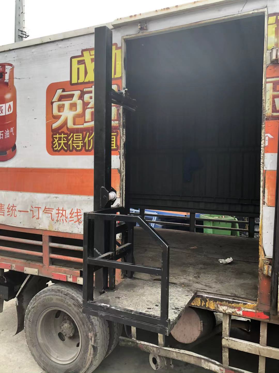車(chē)載氣瓶升降平臺(tái)(圖9)