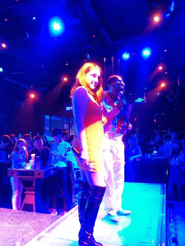 升降舞臺(圖2) 升降舞臺(圖2)